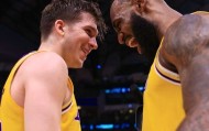 DB电竞-里夫斯状态回归赛季初，詹姆斯缺席全明星赛|NBA|体育赛事讨论|奥斯汀-里弗斯|奥斯汀·里夫斯|洛杉矶湖人队_新浪体育_新浪新闻