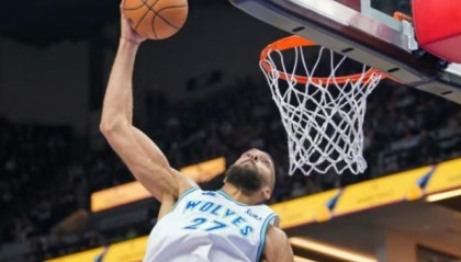 DB电竞官网下载-约基奇恩比德统治联盟 狼队提前一步找到版本答案