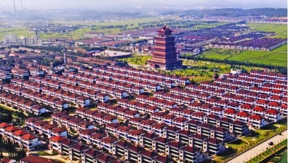 2008年北京奥运前夕，有关单位给华国锋门票，华：我老了，不去了