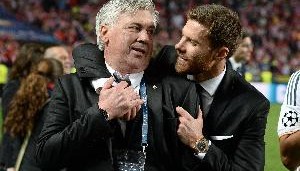 记者：安切洛蒂演都不演了，一个皇马球员不带却征召拉菲尼亚